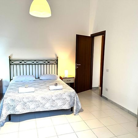 Appartamento A Un Passo Dal Massimo 2 Palermo Esterno foto