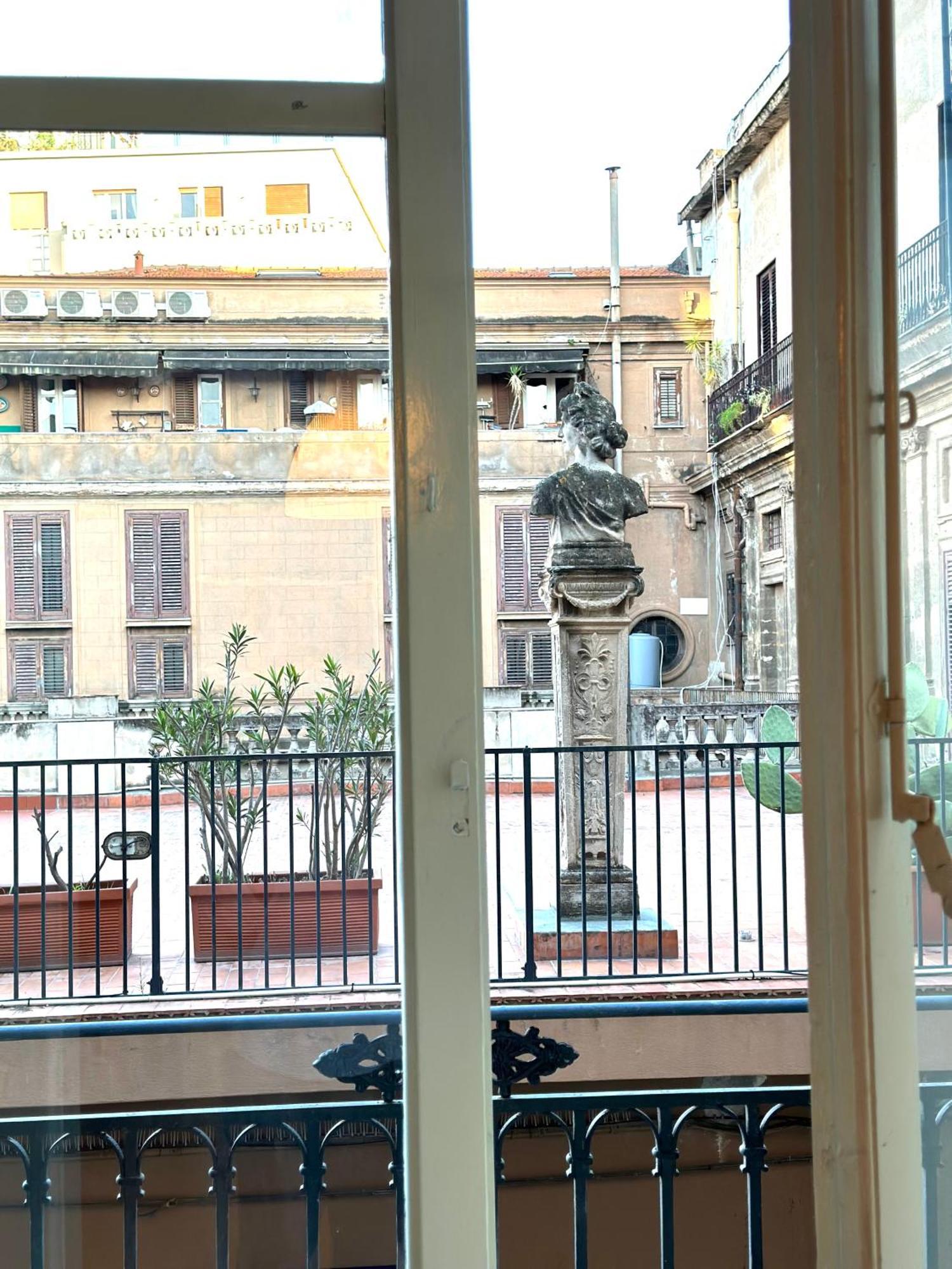 Appartamento A Un Passo Dal Massimo 2 Palermo Esterno foto